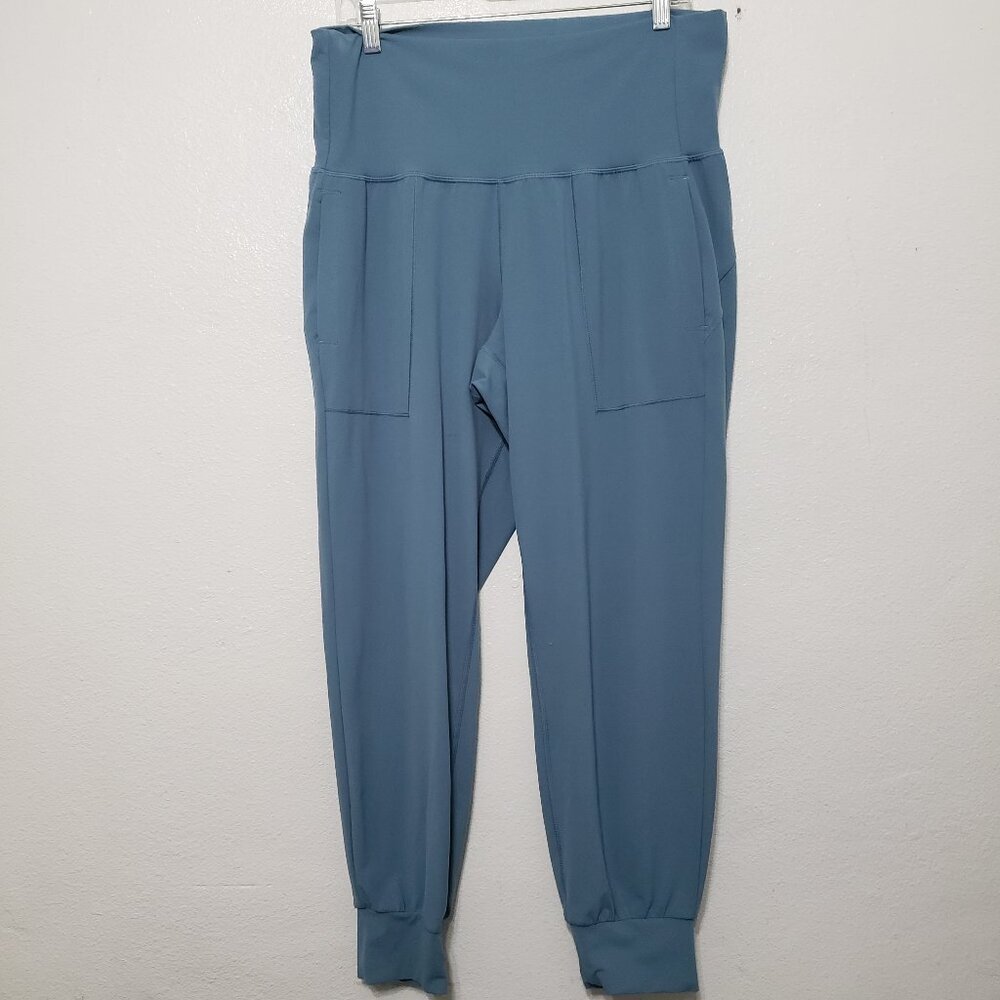 Athleta Salutation Powervita Jogger - Picture 2 of 13